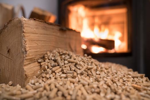 10 idées design pour stocker vos granulés de bois - Proxi-TotalEnergies