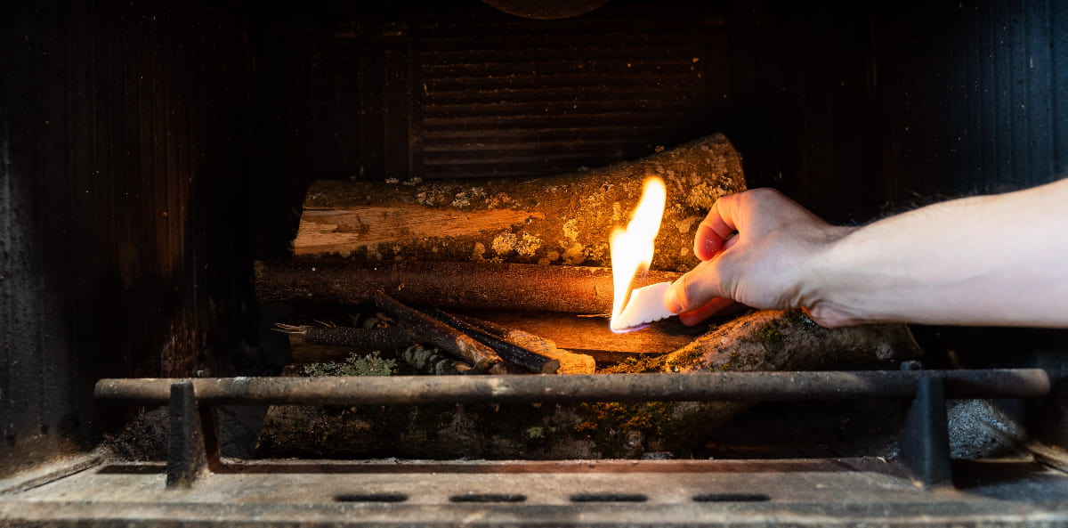 Comment allumer un feu de cheminée