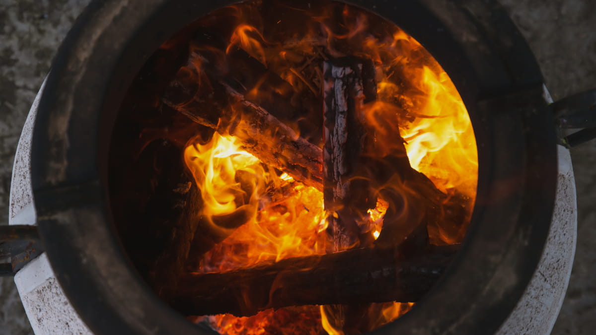 Utiliser du bois brut avec vos bûches compressées